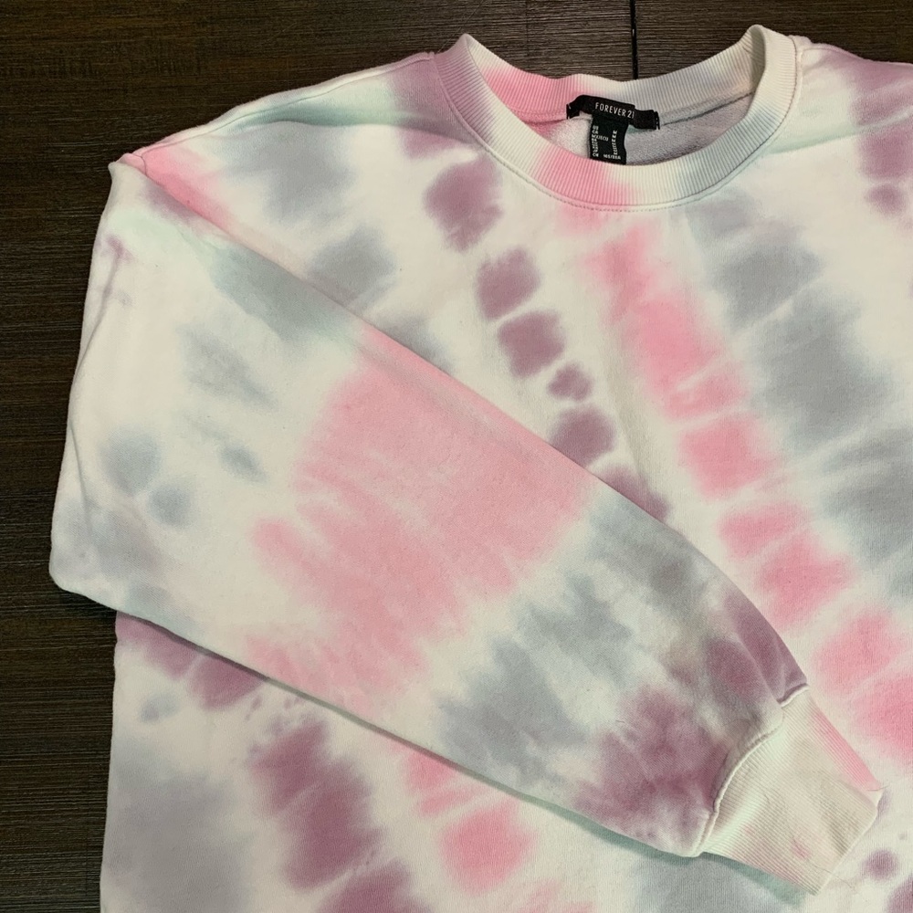 Forever 21 Cropped Tie-Dye Crewneck Sweater